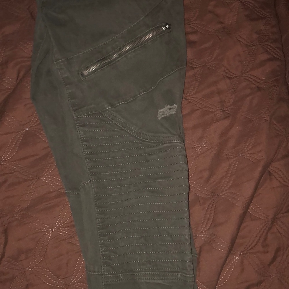 Pants - Picture 3 of 4